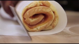 Biskuitroulade backen und richtig rollen  Biskuitroulade Rezept [upl. by Llenrahc]