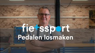 Pedalen losmaken monteren en afstellen [upl. by Britni]