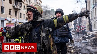 Russian forces withdraw from key Ukrainian city Kharkiv  BBC News [upl. by Tremain293]