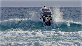 The Noosa Bar Crossing Monday morning December 30 2019 [upl. by Ez624]