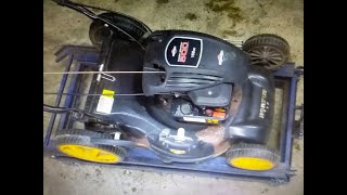 Kosiarka Briggs amp Stratton 500  Czego nie odpala lub nierówno pracuje Mokry filtr Wymiana klina [upl. by Arimlede339]