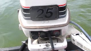 explaining my 25 HP Johnson outboard 1985 [upl. by Galven]