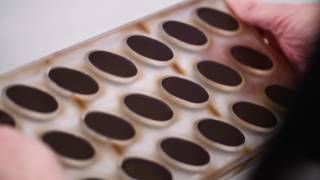 How to perfectly seal moulded chocolates [upl. by Ubald]