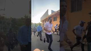 Video de Robertico Salcedo corriendo en la guayiga en los tiempos de campaña se ven cosas [upl. by Delacourt]