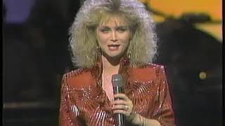 Barbara Mandrell performing “I Was Country When Country Wasn’t Cool” on the 1988 CMA special [upl. by Assillam]