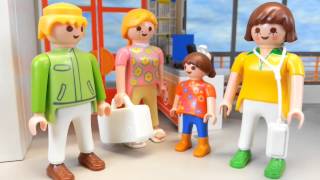 Lisa in der Kinderklinik Playmobil Krankenhaus Operation Film seratus1 stop motion [upl. by Ymmac]